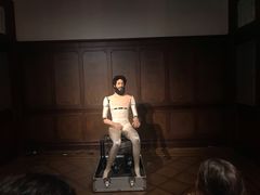 -Nathalie Djurberg与Hans Berg“牛皮纸包裹的月亮”-Prada荣宅当季展览