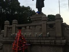 景点-近代中国十八先贤铜像广场(广州校区)