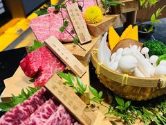 -山川小町·极番烧肉(新地假日广场店)