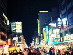 -六合夜市