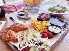 -Mark&Mars Restaurant