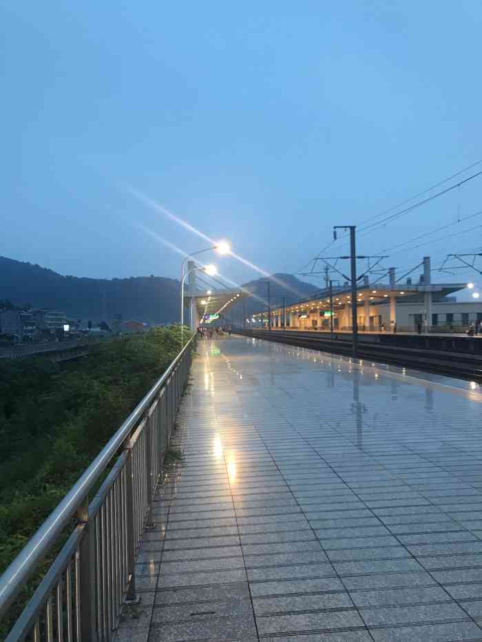 绅坊火车站-"小小的火车站,我轻轻地来,又轻轻地走."-大众点评移动版