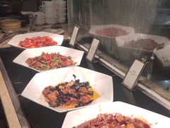 -大中华希尔顿酒店-念自助餐·嗨啤·小龙虾