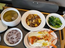 -臻康乃馨月子中心(集美店)