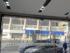 -吾遇酒店(深圳火车站罗湖口岸店)