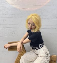 -变画·发型STUDIO