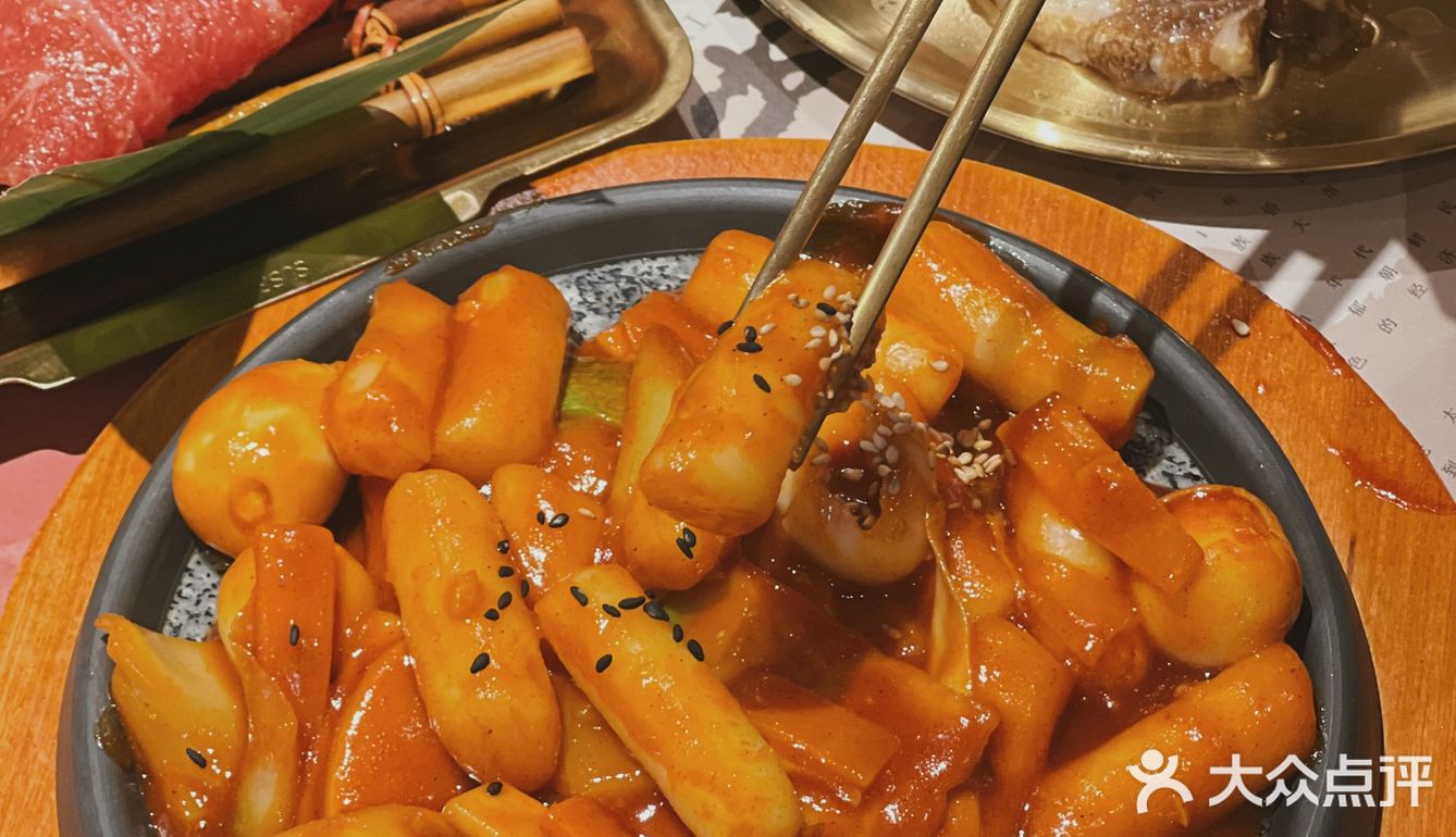 传说中会把人香迷糊的泥炉烤肉终于开分店啦[调皮]