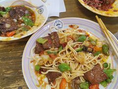 -歹歹的加个面过油肉拌面