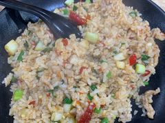 鱼香肉丝炒饭-吃不亏特色包子(三峡广场店)