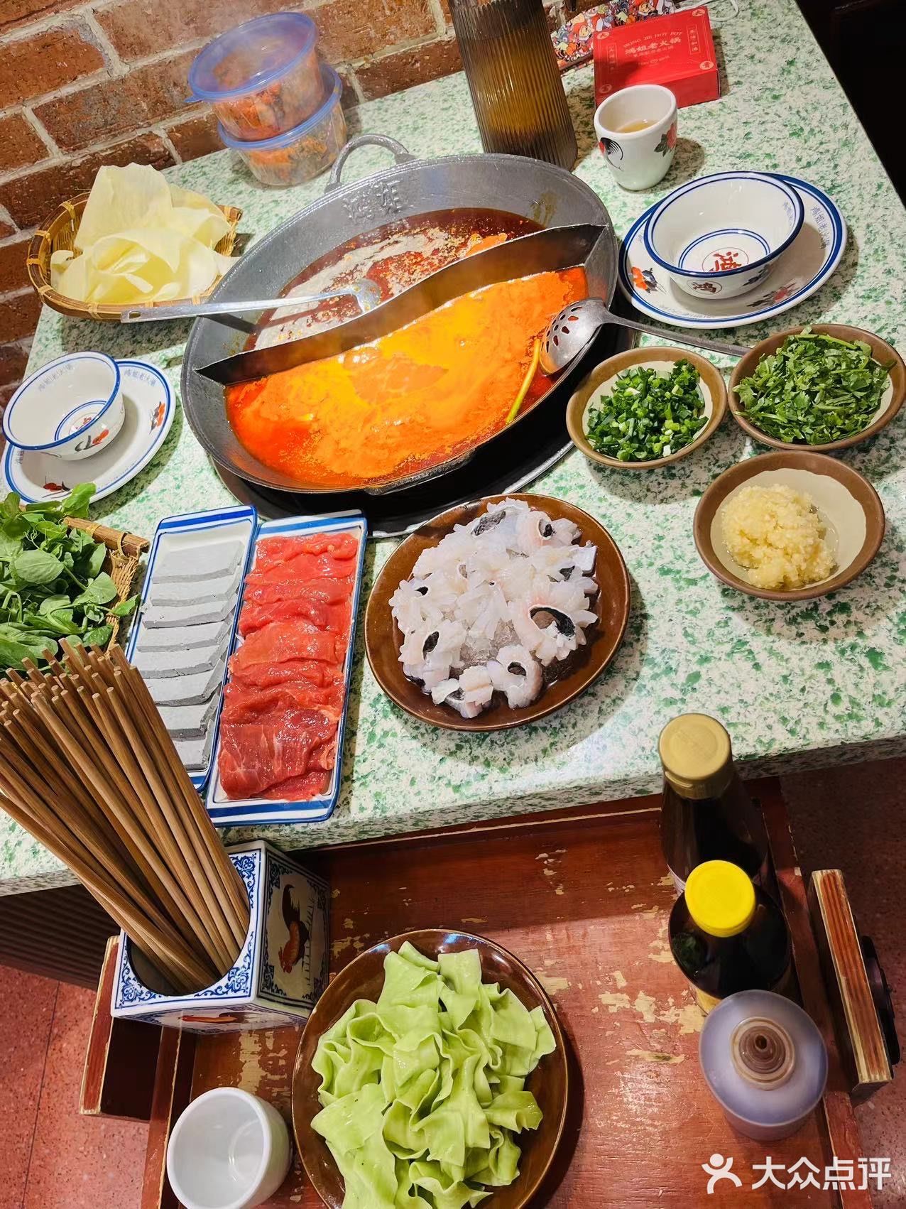 探店 | 鸿姐老火锅（静安店）