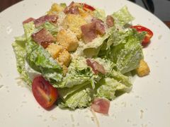 凯撒色拉-Ambra Haus琥珀屋精酿餐厅(宝山店)