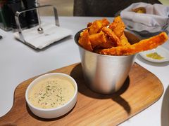 番薯条配自制调味酱-燃扒房Steakhouse(皇庭店)