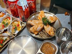 -围炉肉舍•炭烤活鳗•丹东海鲜烤肉(步行街店)