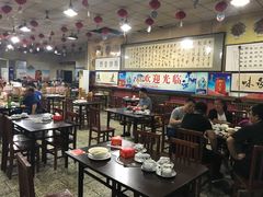 大堂-金卯白肉罩火烧