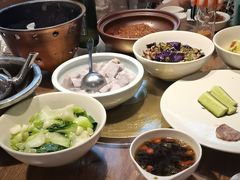 -聚鑫朋酸菜肥肠(九龙仓店)