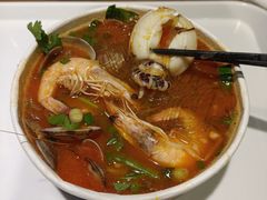 蒜香鲜汤海鲜粉-何记花甲(海岸城旗舰店)