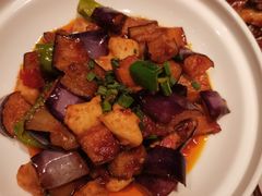 鸡粒烧茄子-小六汤包(万和城店)