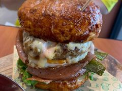 双蛋指椒牛肉汉堡-魏斯理汉堡(西安沣东吾悦店)