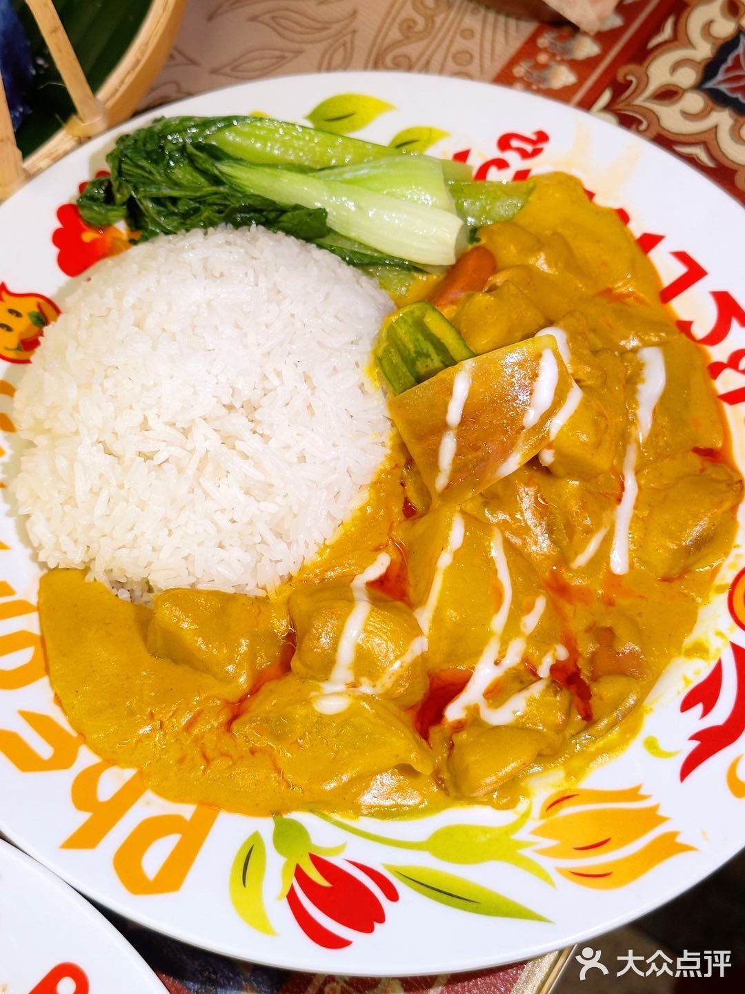 不是我说，这家店的泰国打抛饭做的也太……