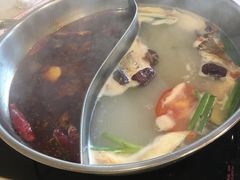 -何氏串串香火锅(翠亨店)