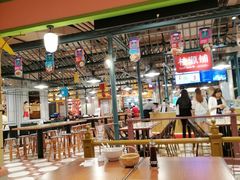 大堂-大食代美食广场(上海中心店)