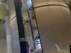 -涨巢·潮玩水疗局