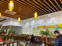 大堂-裕新楼粉面馆·石磨手工粉(四方坪店)