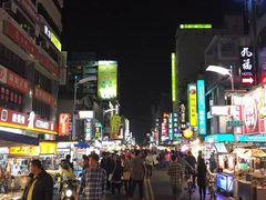 -六合夜市