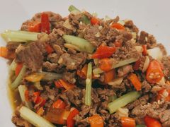 小炒黄牛肉-俏湘厨•地道湘菜(建华南路店)