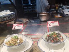 -野山舂·贵州现舂酸汤火锅(鸿通城店)