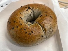 黑芝麻核桃贝果-NOWWA挪瓦咖啡(深铁置业大厦店)