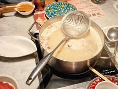 -尚尚仙·酸汤猪手·猪肚鸡火锅(华联万柳购物中心店)