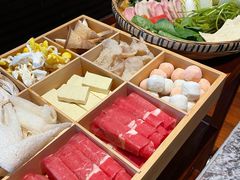 -彩云天云南餐厅
