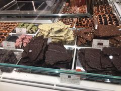 榛子牛奶巧克力制品薄砖-VENCHI 闻绮(北京国贸商城店)