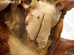 掰开后，香气扑鼻-四云楼烤鸡店(吉庆街店)
