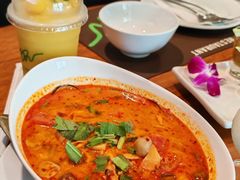 -Chom Cafe and Restaurant