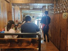 -老东镇啤酒屋海鲜加工·蒸汽海鲜·海鲜烧烤(台东店)