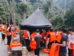 -安吉龙王山峡谷漂流