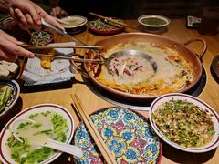 -洱火云南酸菜牛肉火锅(石景山当代商城店)