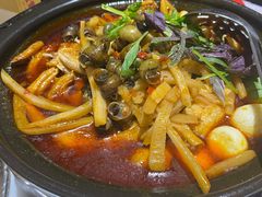 螺蛳鸭掌煲-金多鱼大排档·烤鱼·烧烤·宵夜(江南水都店)