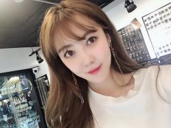 -AYO SALON