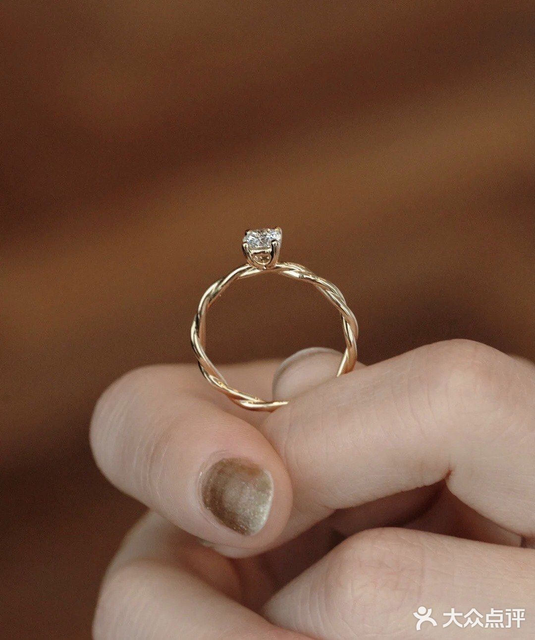 以全网最火的司藤姐姐为灵感设计的钻戒，美哭了[加油]