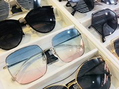 -潘多拉眼镜·蔡司依视路明月(潘家园店)