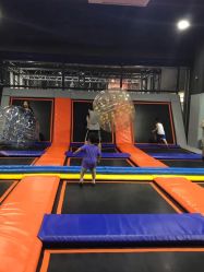 -蹦贝运动中心·蹦床·攀岩·闯关(龙岗店)
