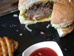 -HIGH FIVE哈福手工汉堡(桂林路店)