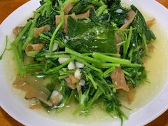 杏鲍菇炒菜苖-温州一家人美食(西木头市店)