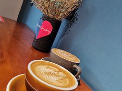 香草拿铁-Be Lived Cafe比例咖啡(摩天轮店)