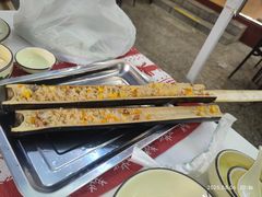 -刘姐啤酒鱼民族演艺餐厅(西街总店)