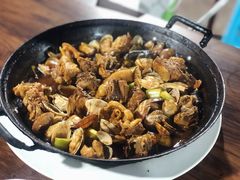铁锅蛤蜊鸡-公寓家常菜馆(海军博物馆店)