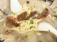 熬足八小时牛肉汤-牛三哥洛阳牛肉汤(生态城店)